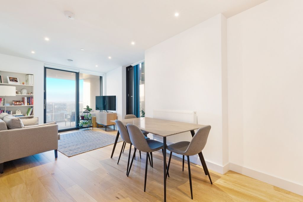 Property photo 3 of 9 Living Area