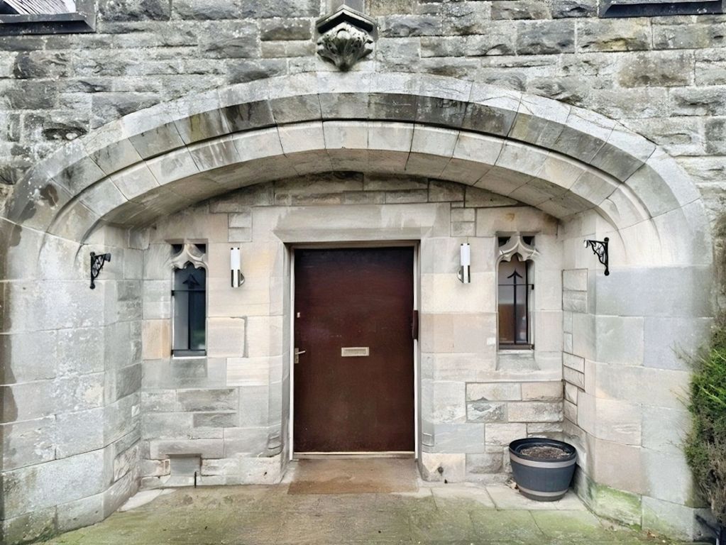 Property photo 2 of 28