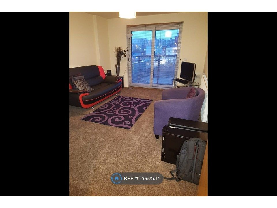 Property photo 2 of 8 Lounge