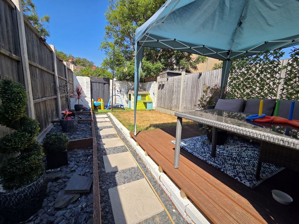 Property photo 3 of 8