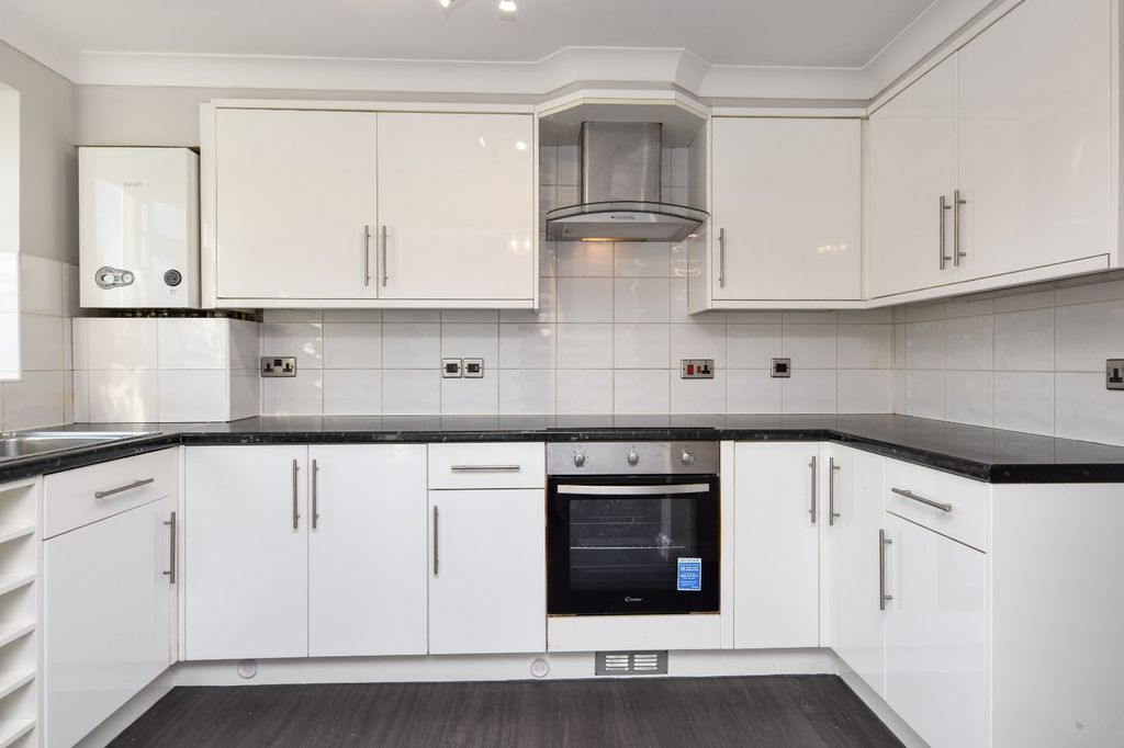 Property photo 3 of 31 Picture No. 30