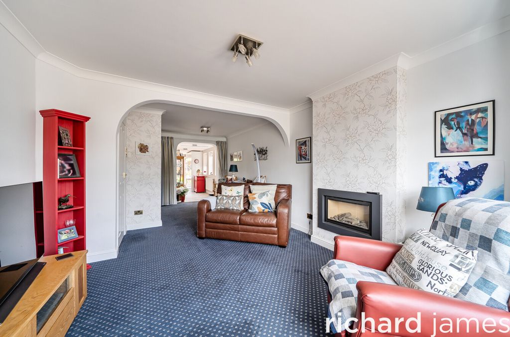 Property photo 2 of 16 69E2E98Ab80749Df8A7A6c2A1d5Fd54A