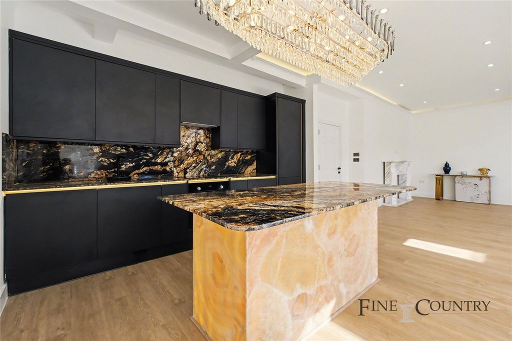 Property photo 2 of 18 Picture No. 29