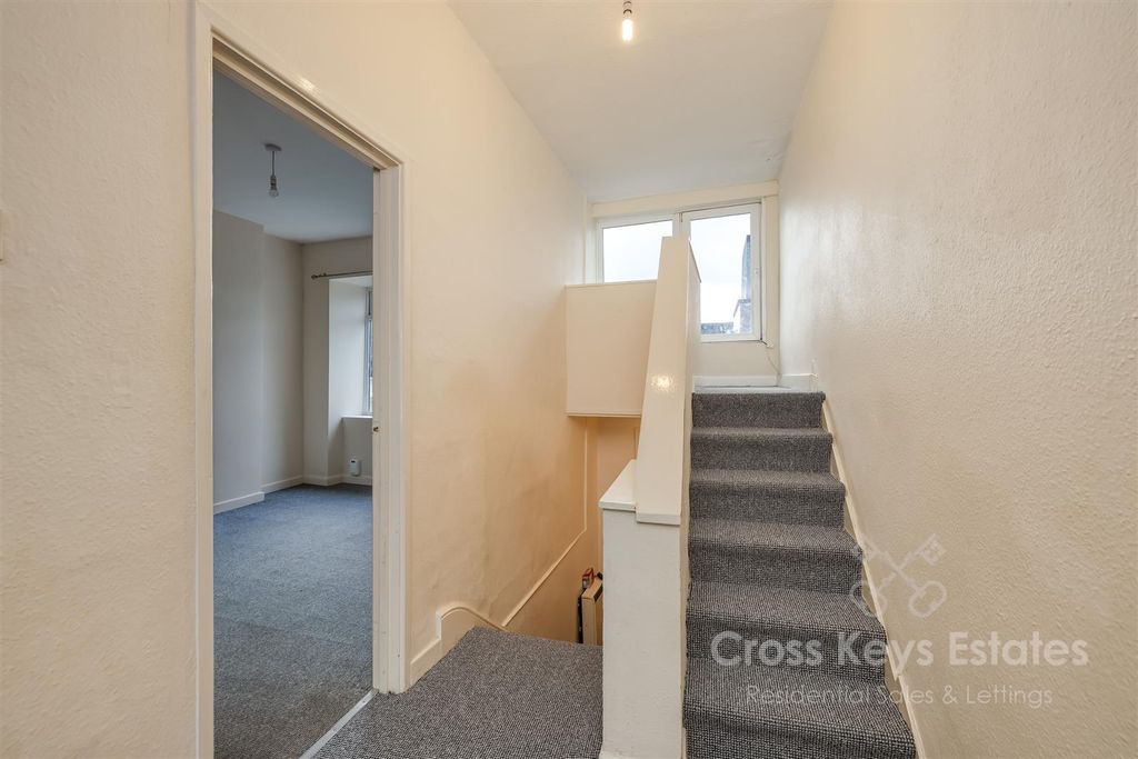 Property photo 3 of 17 Hall - 0001.Jpg