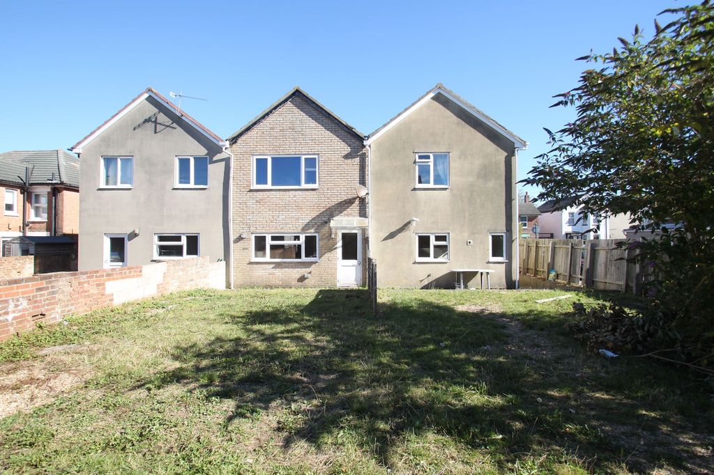 Property photo 1 of 5