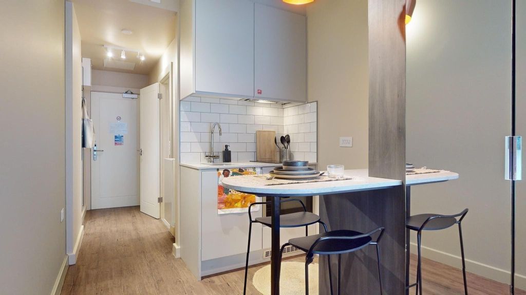 Property photo 3 of 49 Kitchen
