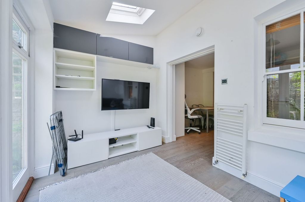 Property photo 2 of 12