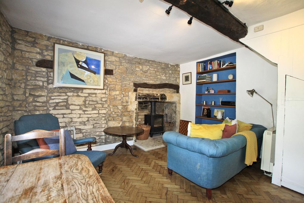 Property photo 2 of 9