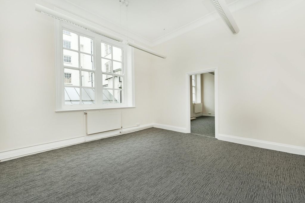 Property photo 2 of 13 05122014_Room255256Linenhall162168Regentstreetw1_7.Jpg