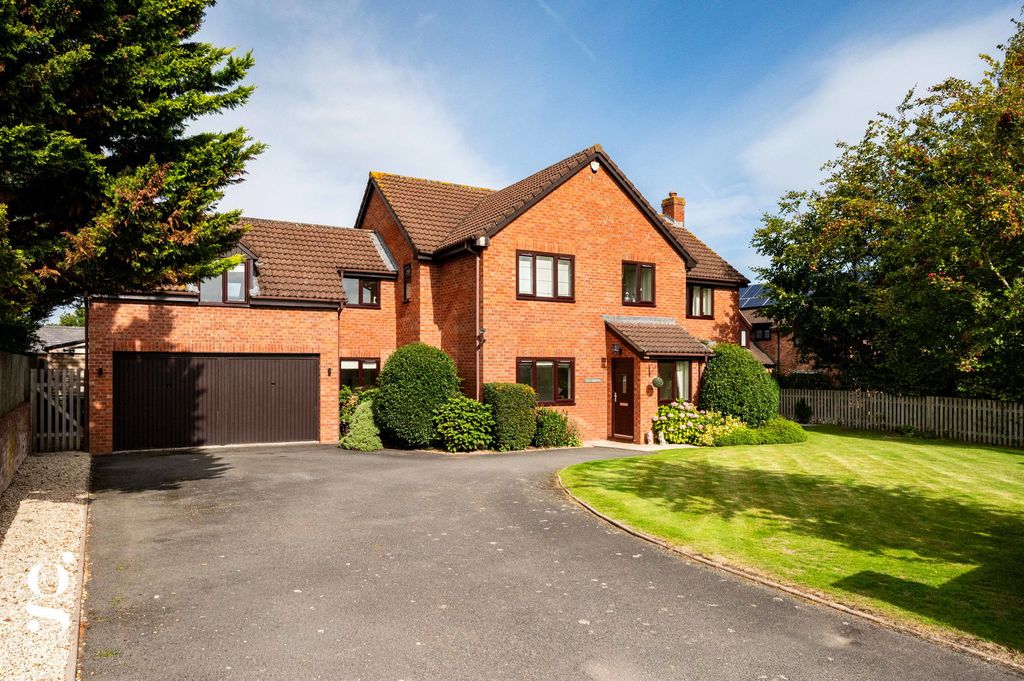 Property photo 1 of 64