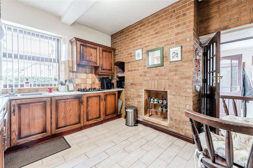 Property photo 3 of 21 Picture No. 17