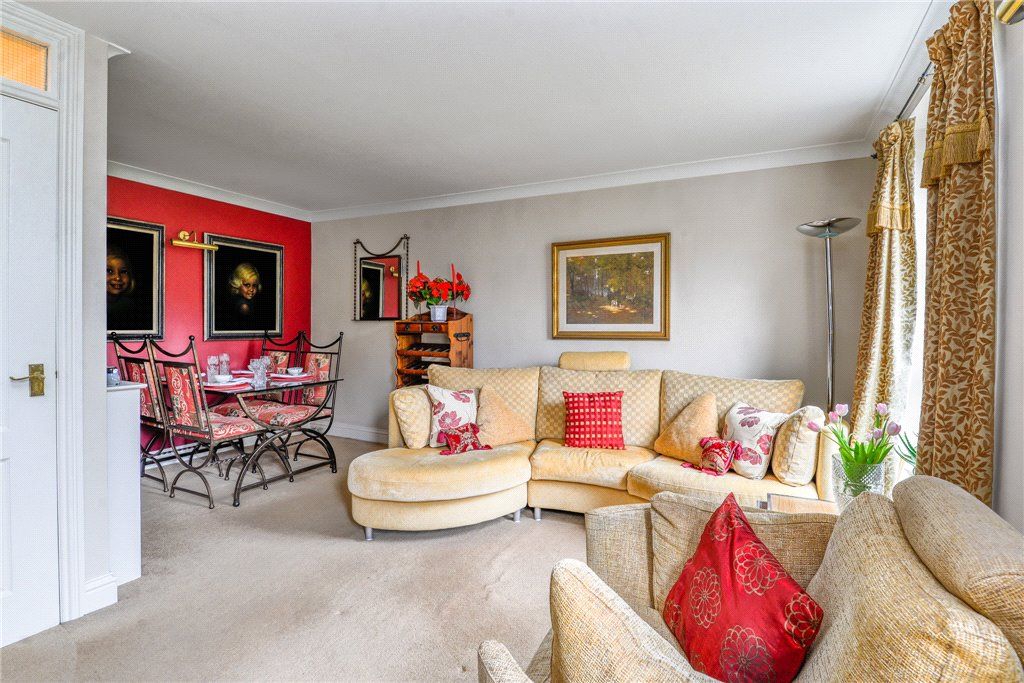 Property photo 3 of 17 Lounge Diner