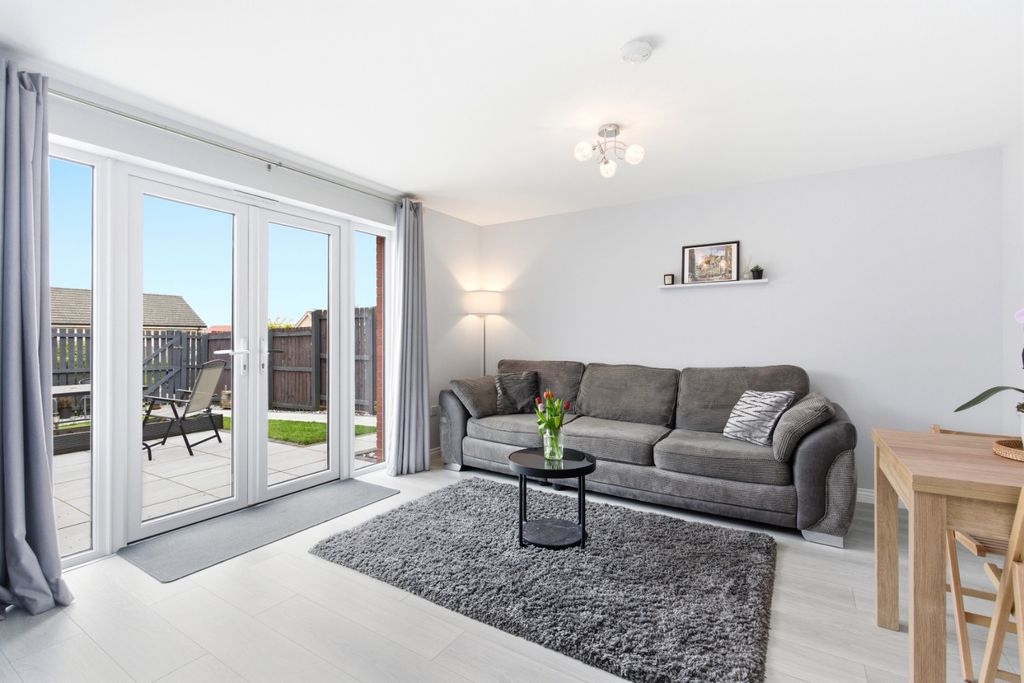 Property photo 3 of 33 5084378