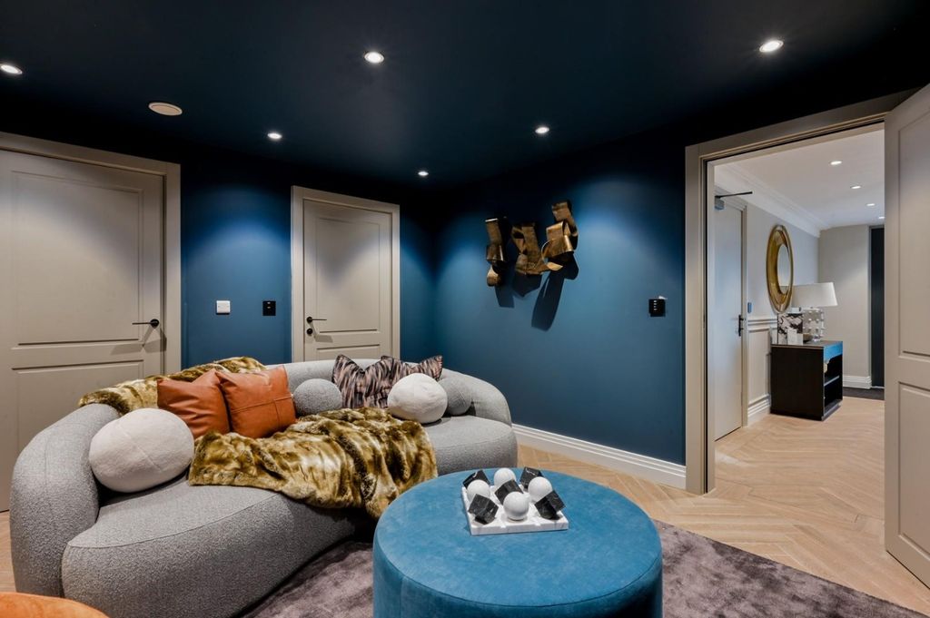 Property photo 3 of 17 4709962