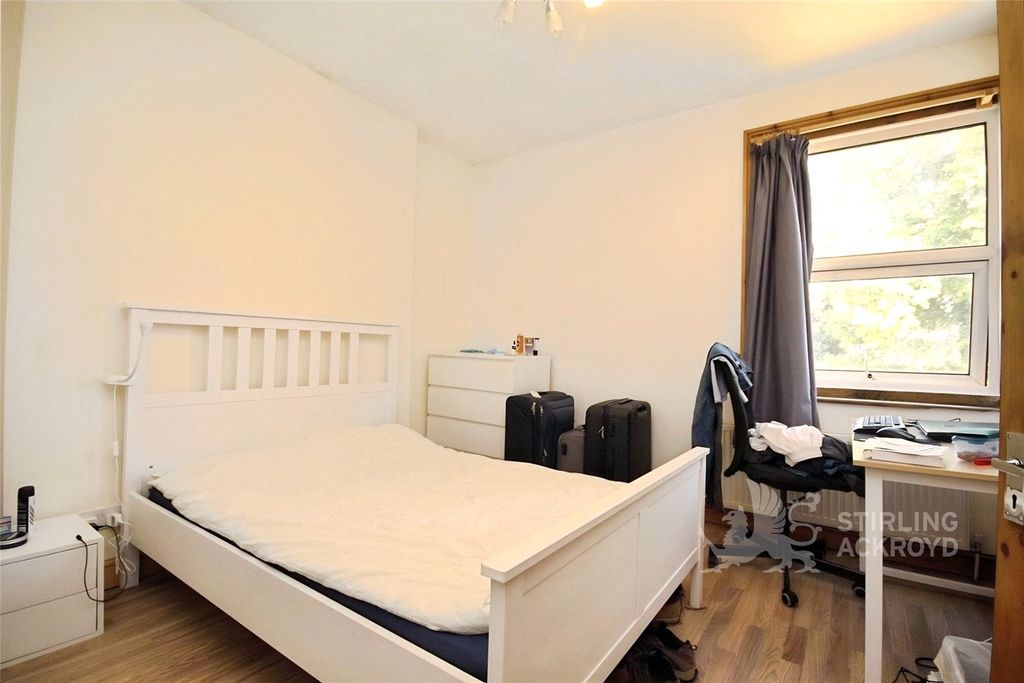 Property photo 3 of 6 Bedroom