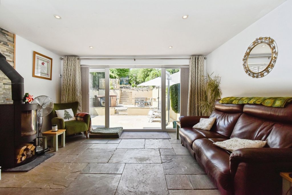 Property photo 2 of 26 Pbox-Img.Jpg