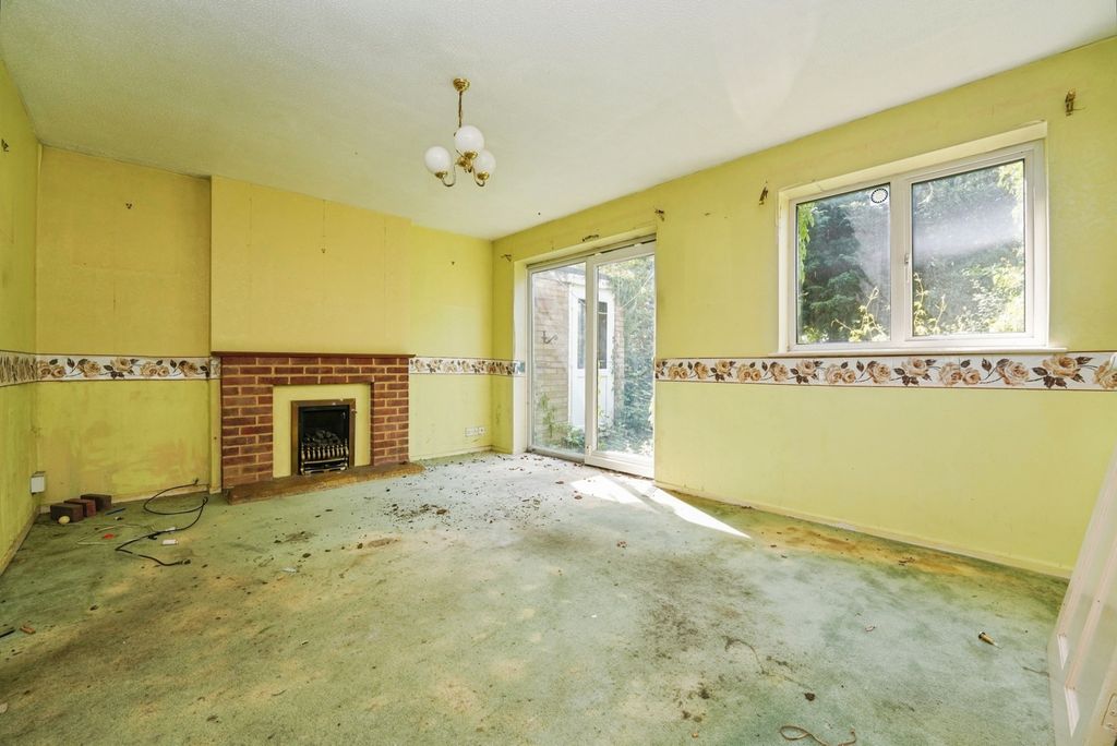 Property photo 2 of 17 Photo