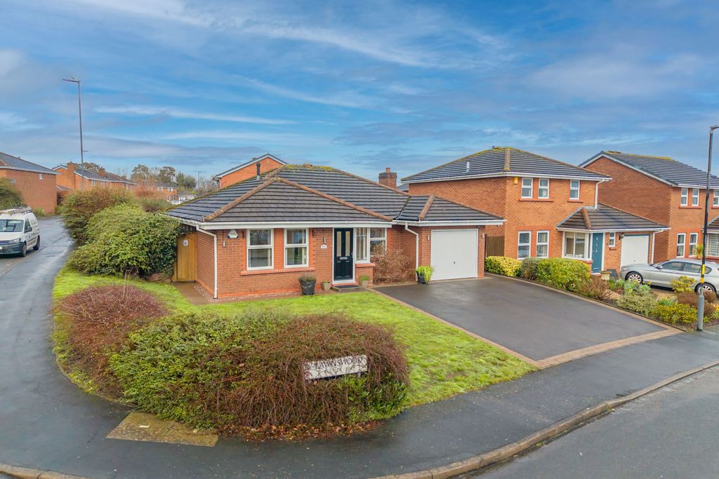 Property photo 2 of 31