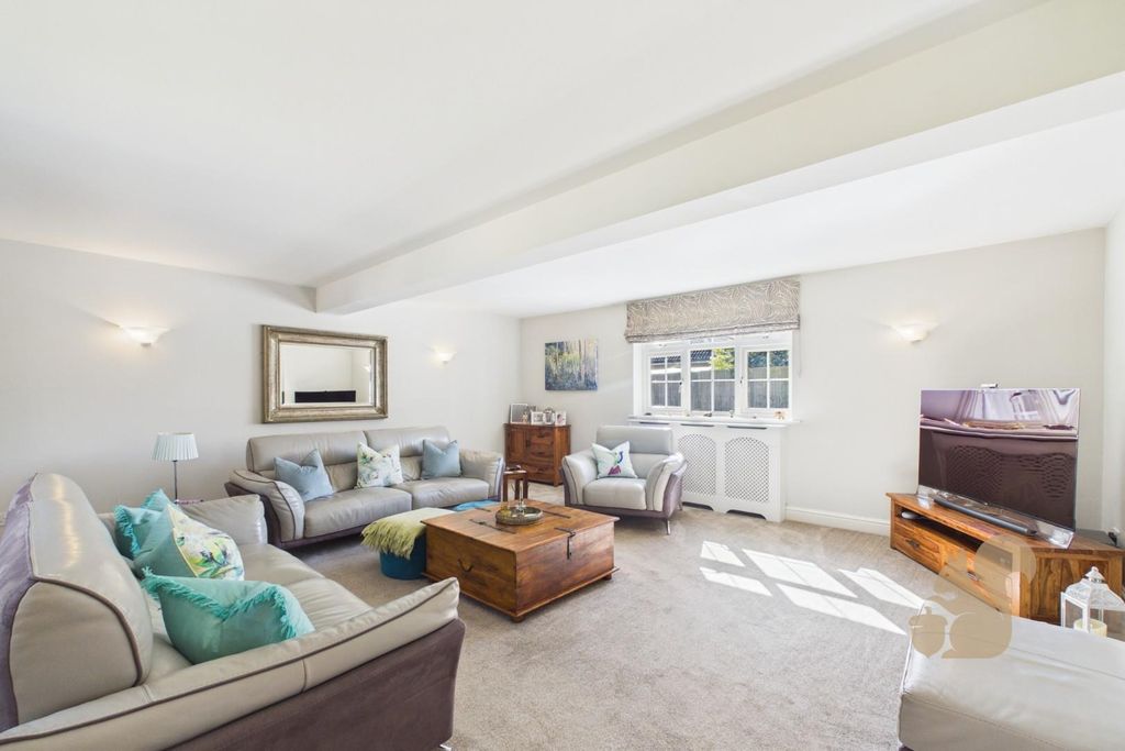 Property photo 3 of 40 Cam01659G0-Pr0795-Still007.Jpg