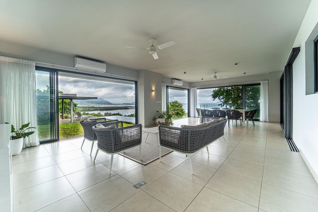 Property photo 3 of 25