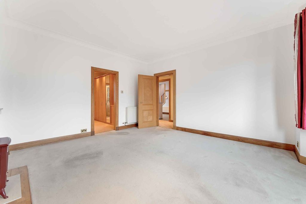 Property photo 3 of 25 Photo 4