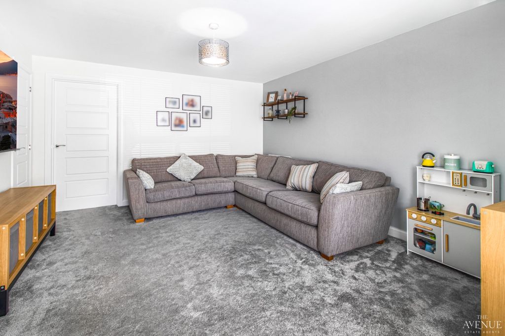 Property photo 2 of 37 4398253