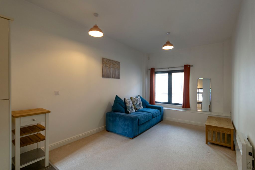 Property photo 2 of 8