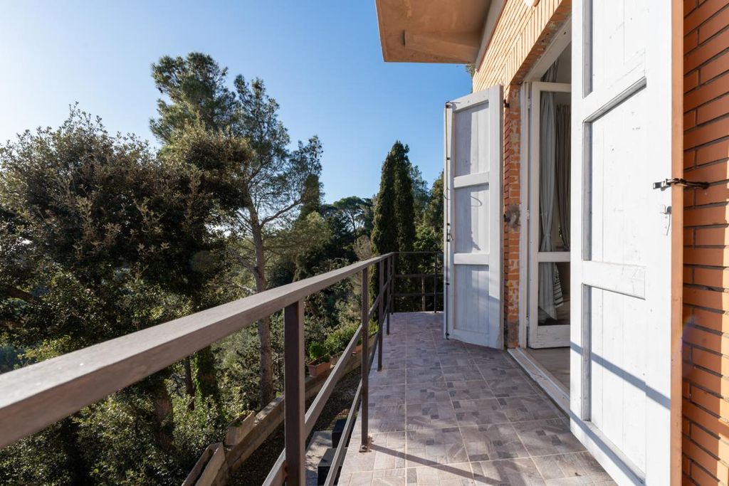 Property photo 3 of 31