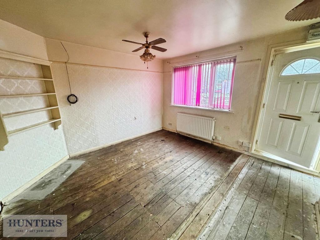 Property photo 2 of 11 Lounge