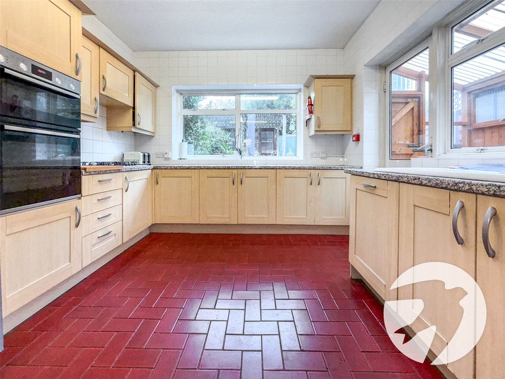 Property photo 3 of 27 Picture No. 36