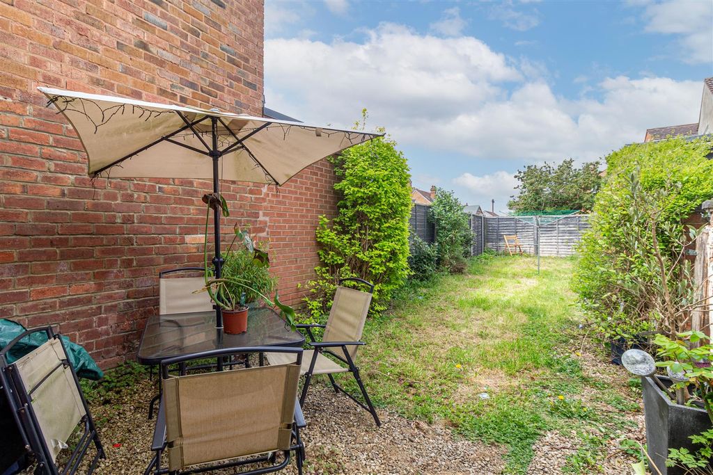 Property photo 2 of 15 Garden-2.Jpg