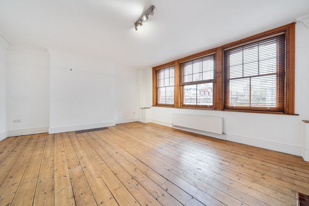 Property photo 3 of 23 Picture No. 28