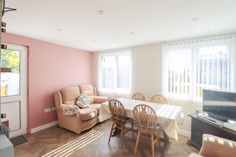 Property photo 3 of 12 Dining Room