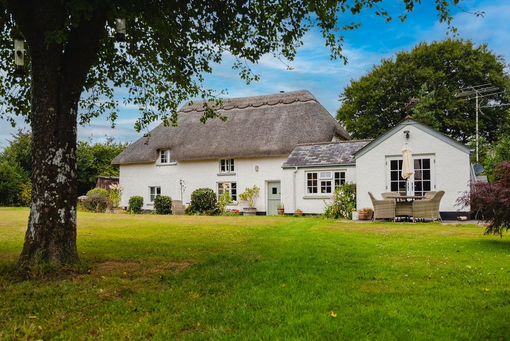Property photo 1 of 31