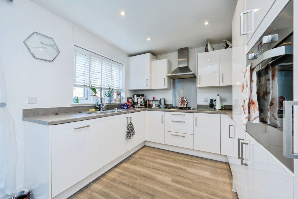 Property photo 3 of 21 Pbox-Img.Jpg