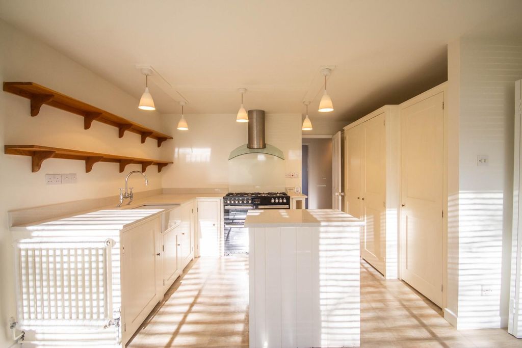 Property photo 2 of 14 Pic-6.Jpg