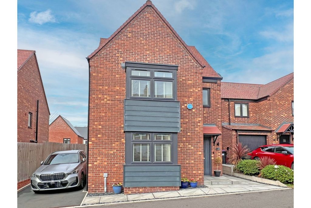 Property photo 1 of 21