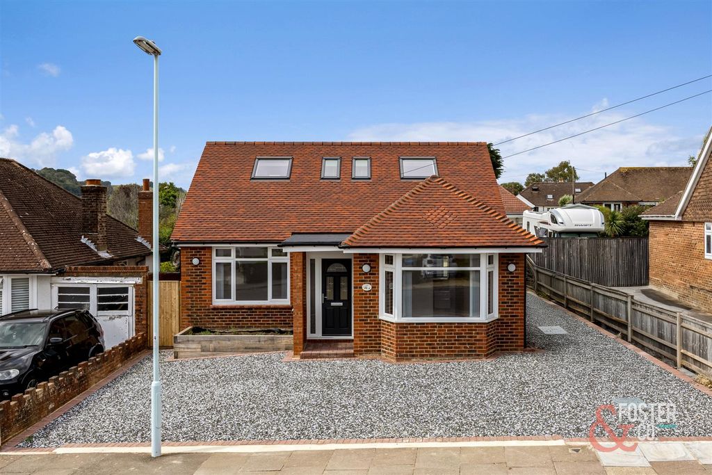Property photo 1 of 26 Ashfold Avenue, 5_025(1).Jpg