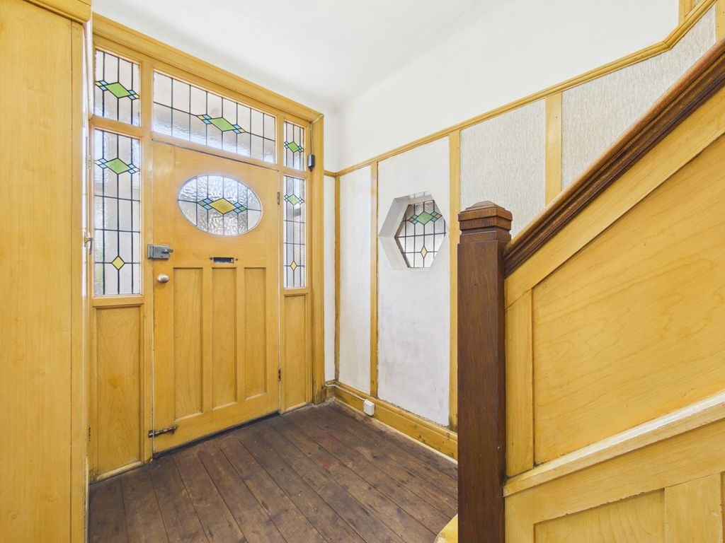 Property photo 3 of 28