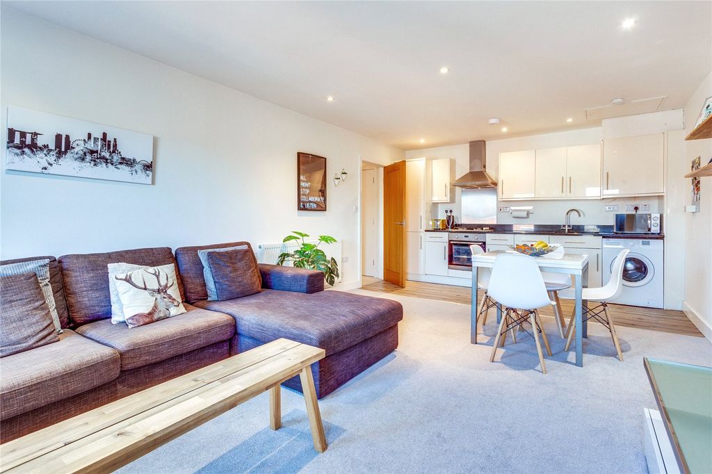 Property photo 3 of 13 Living Space