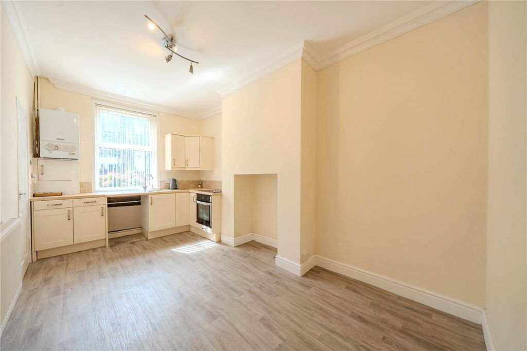 Property photo 2 of 11 Picture No. 31