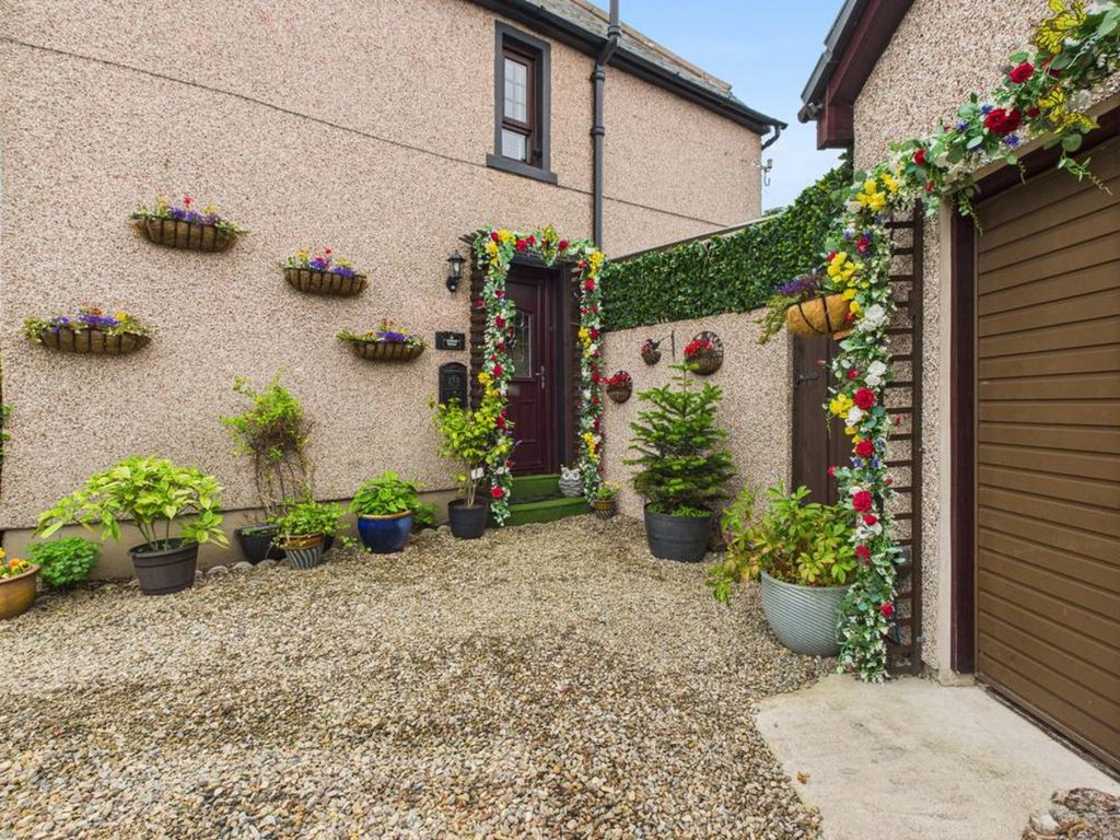 Property photo 2 of 23