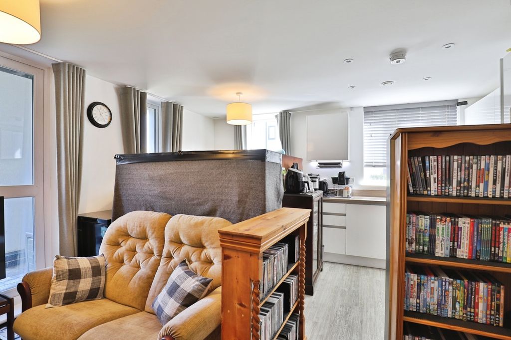 Property photo 2 of 18 Photo