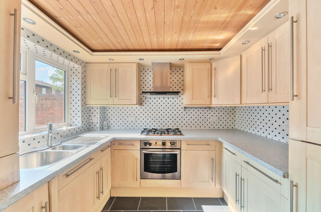 Property photo 3 of 16 26-6814F209A321B-...