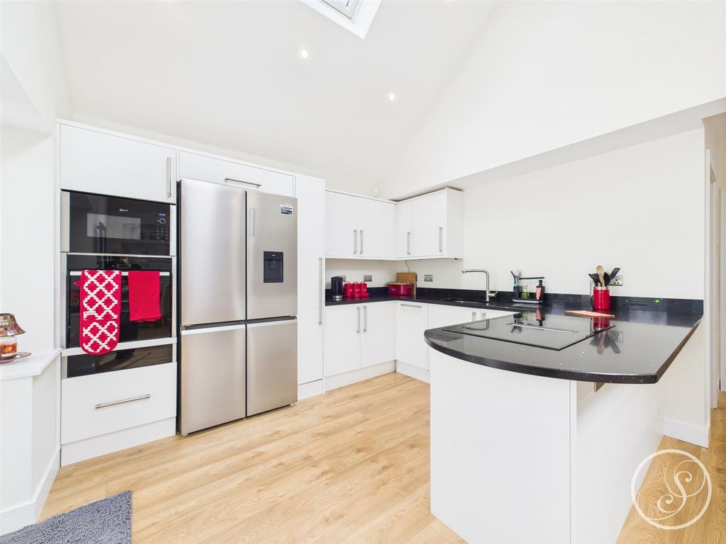Property photo 2 of 40 Lounge/Kitchen/Diner