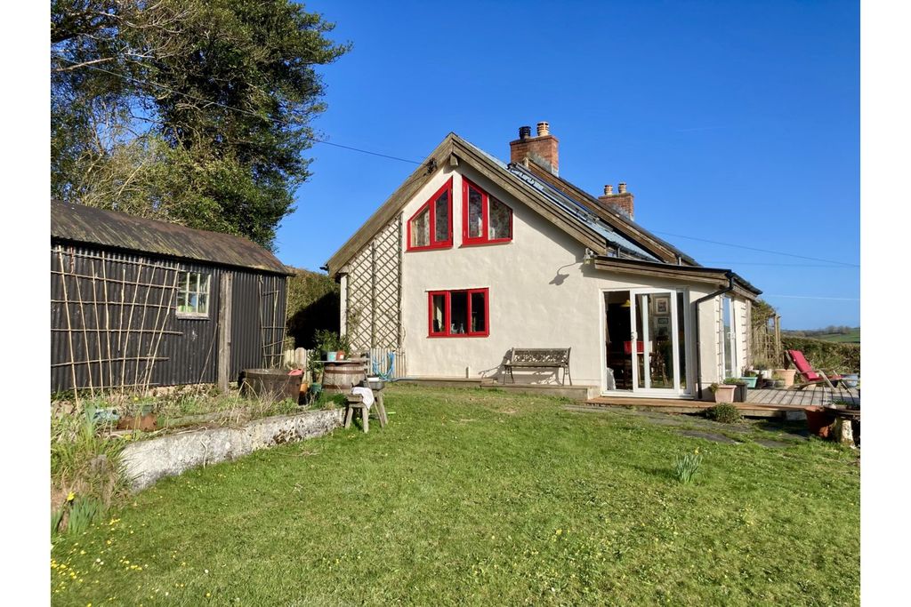 Property photo 2 of 50