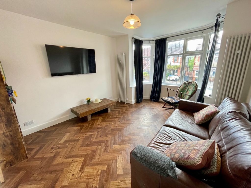 Property photo 2 of 15 4043912
