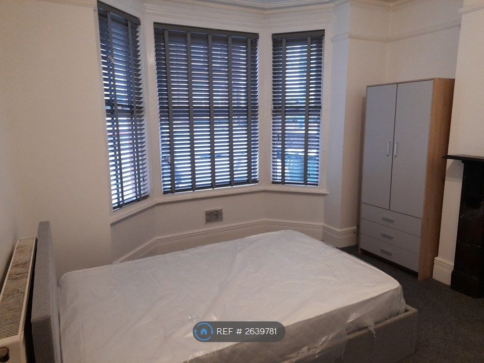 Property photo 1 of 9 Double Bedroom