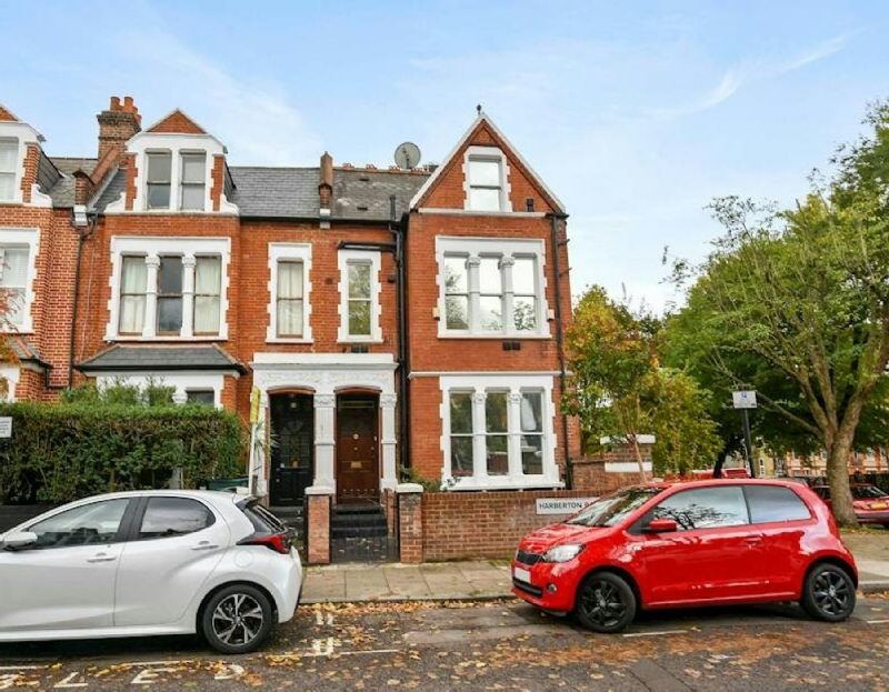 Property photo 2 of 11 Facade