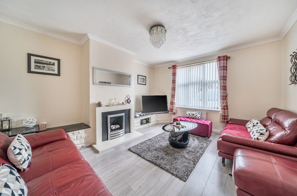 Property photo 2 of 10